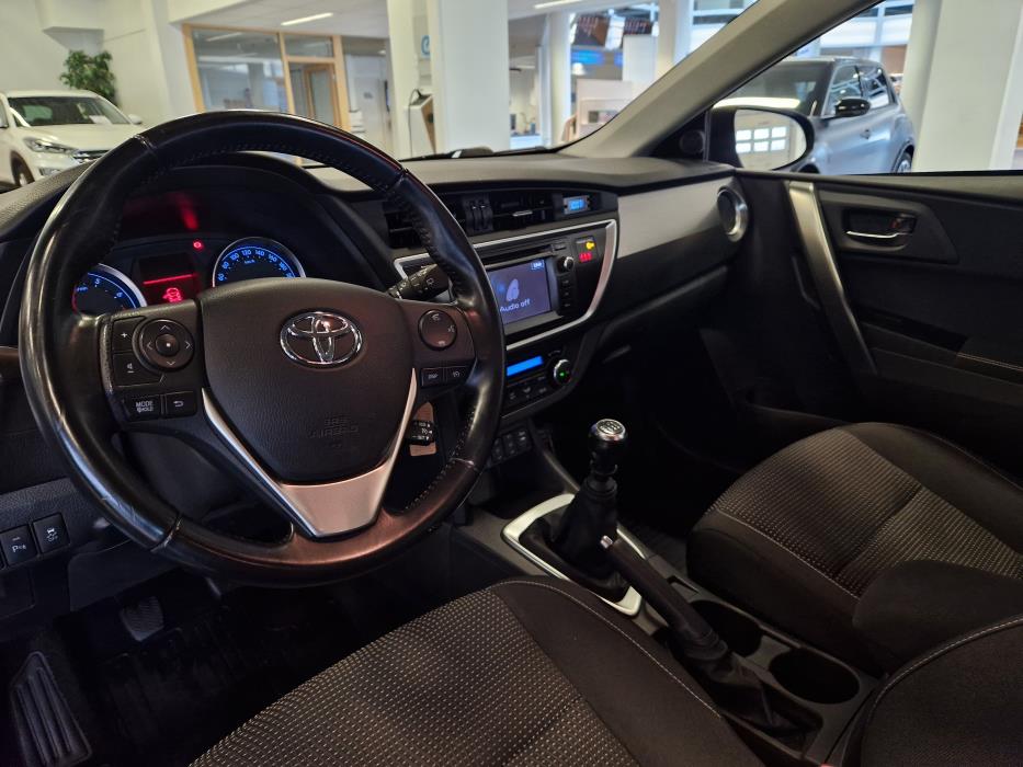TOYOTA Auris 2013