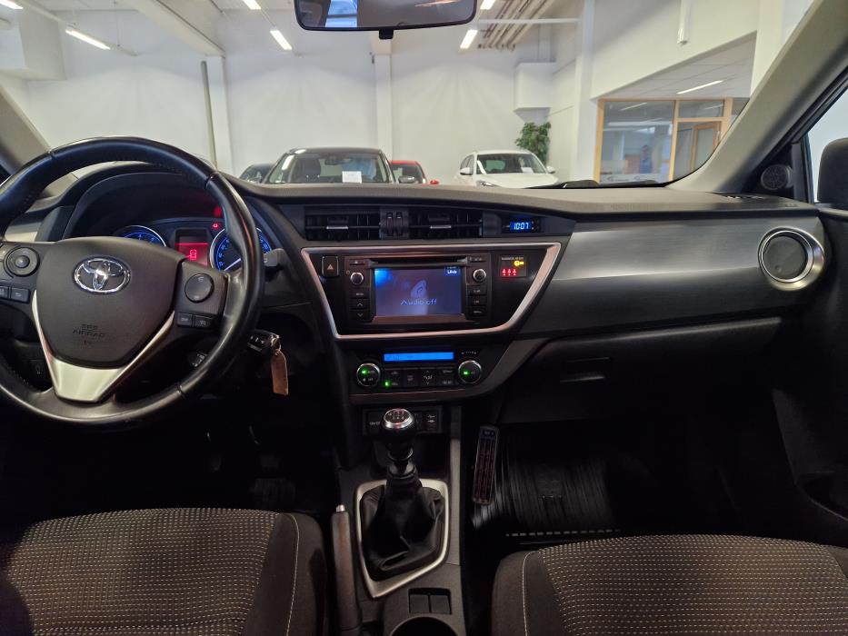 TOYOTA Auris 2013