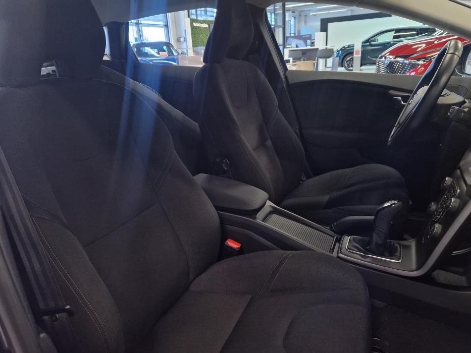 VOLVO V40 2013
