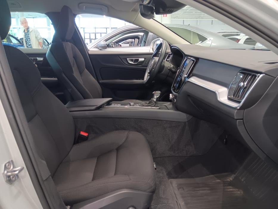 VOLVO V60 2019