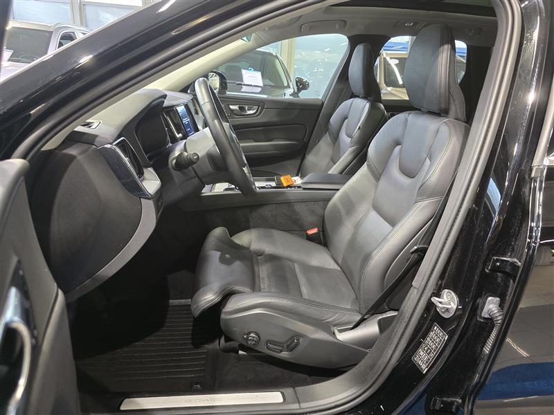 VOLVO XC60 2023
