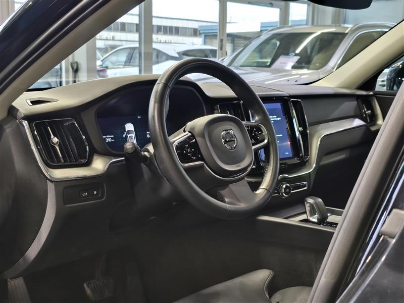 VOLVO XC60 2023