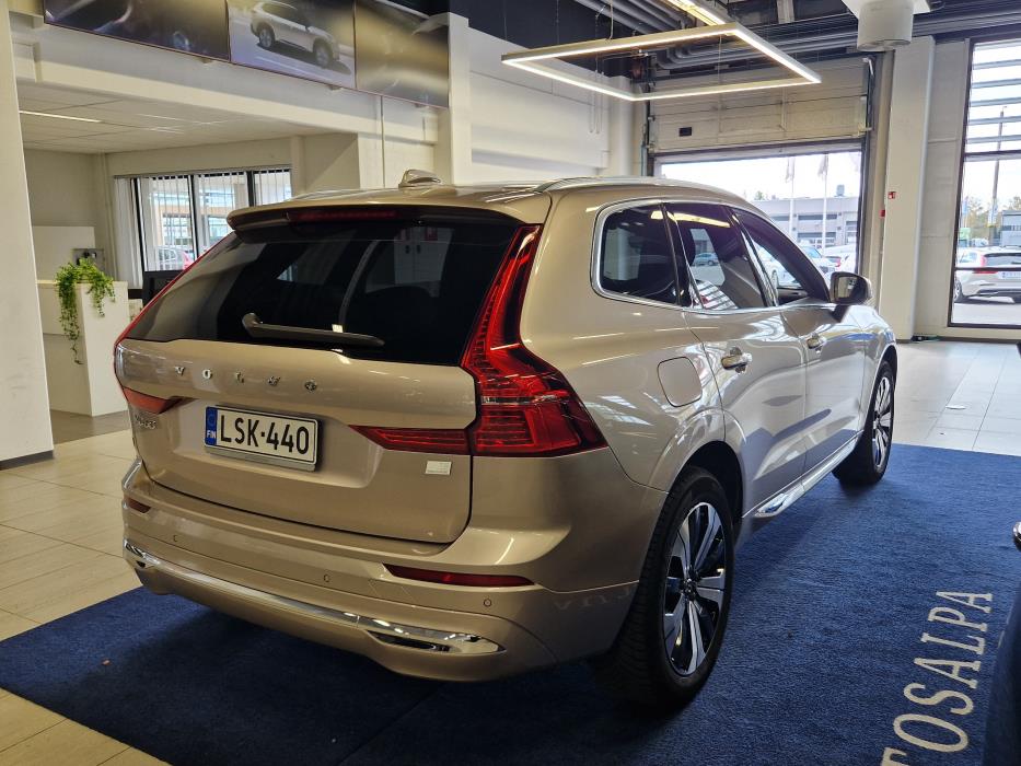 VOLVO XC60 2024