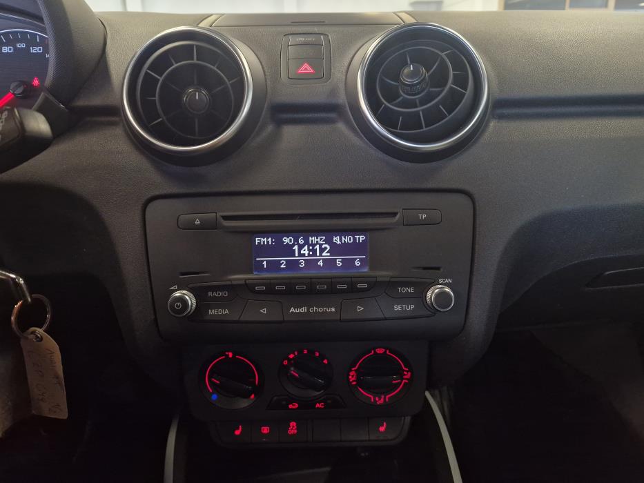 AUDI A1 2011