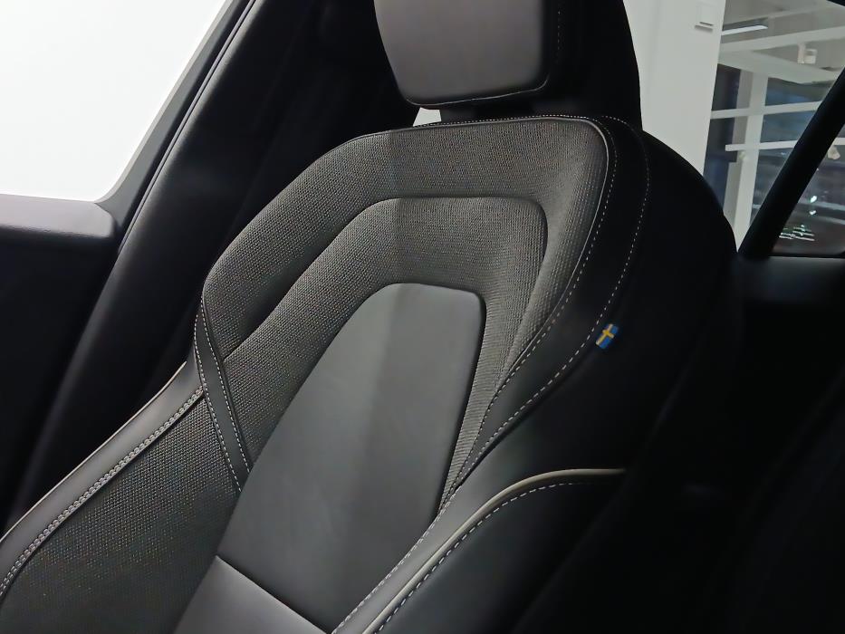 VOLVO V60 2023