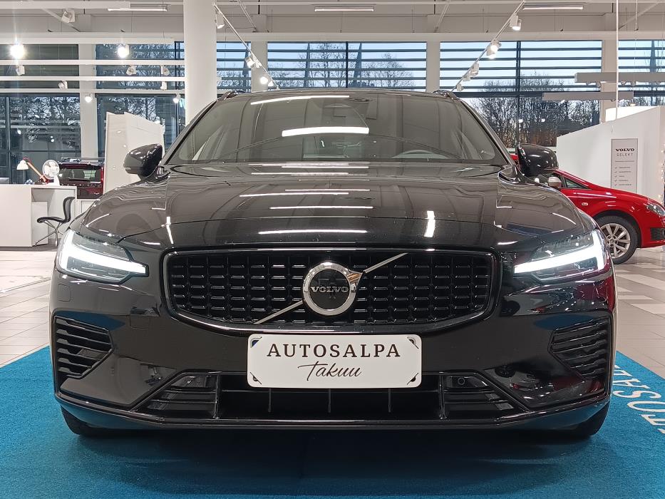 VOLVO V60 2023