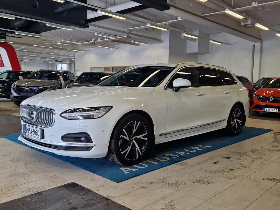 VOLVO V90 2023