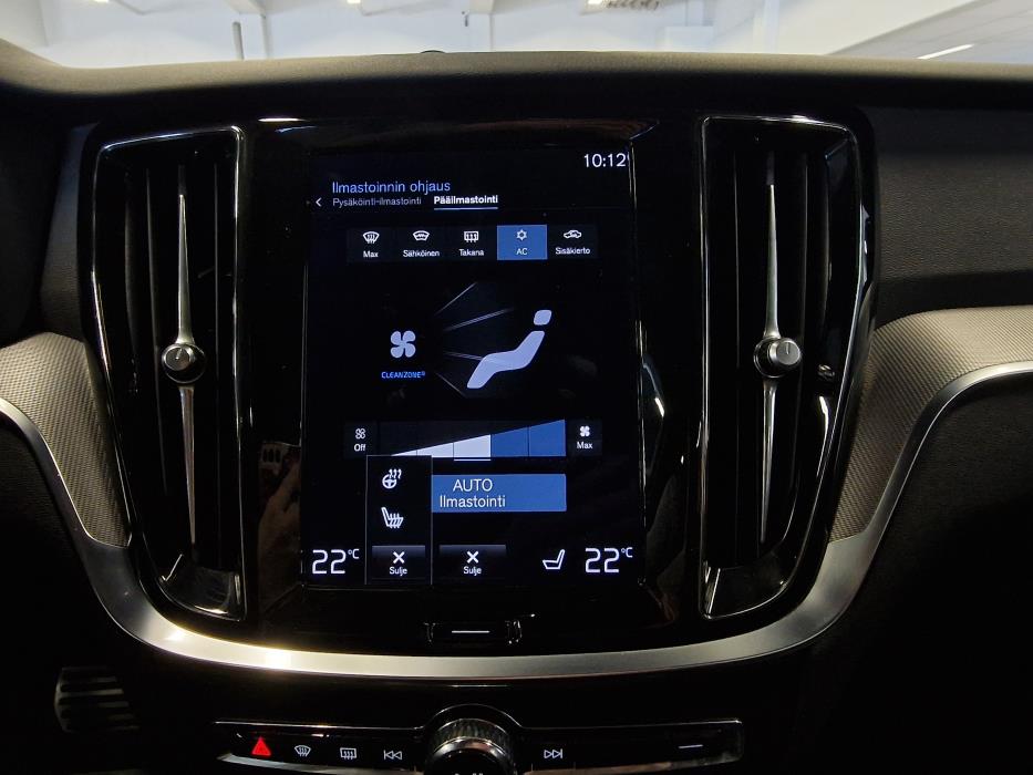 VOLVO V60 2022