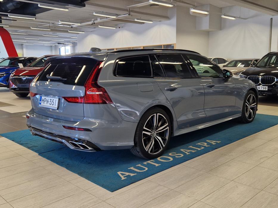 VOLVO V60 2022