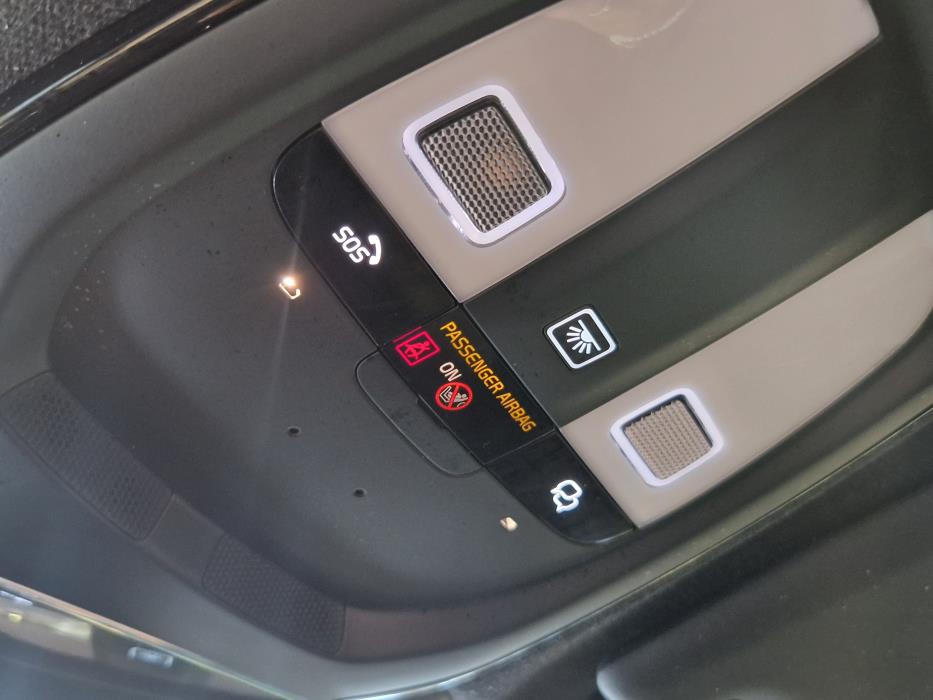 VOLVO XC40 2024