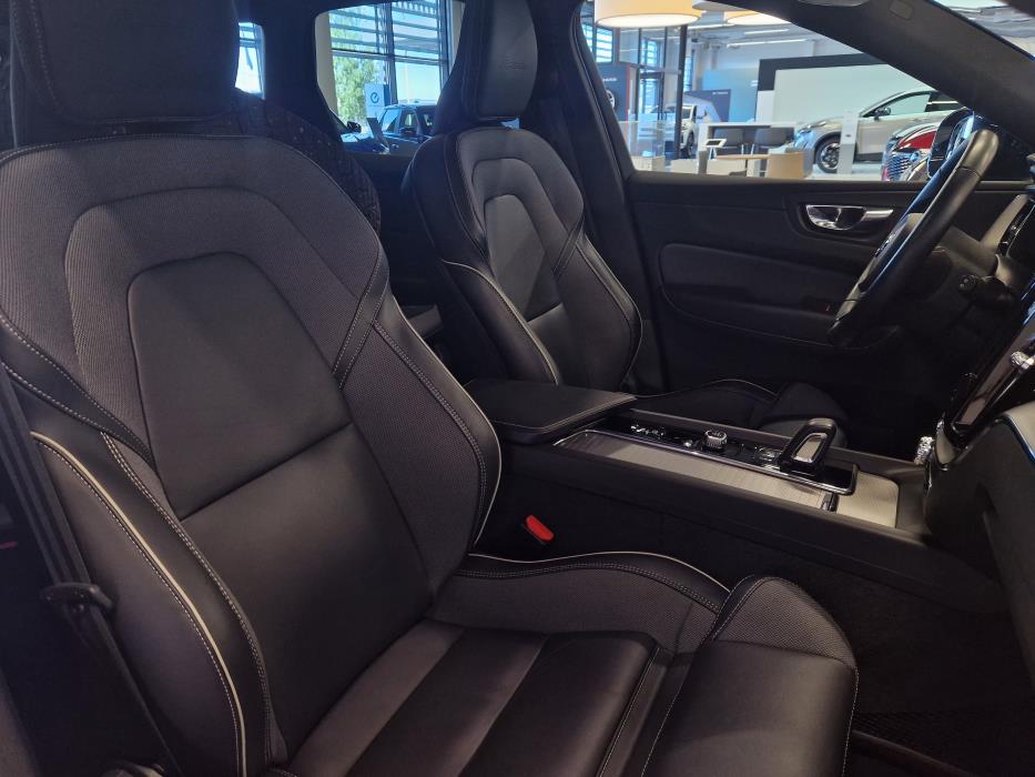 VOLVO XC60 2020