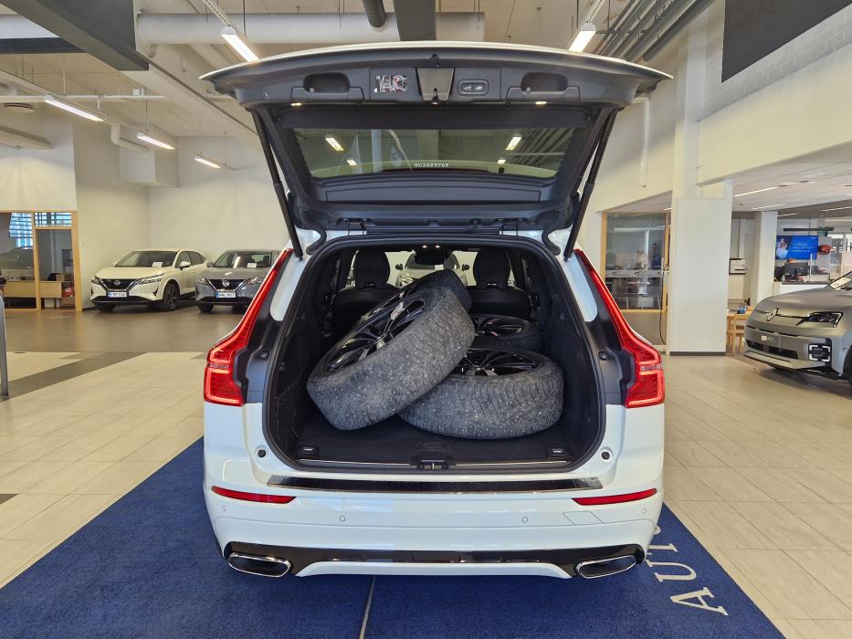 VOLVO XC60 2020