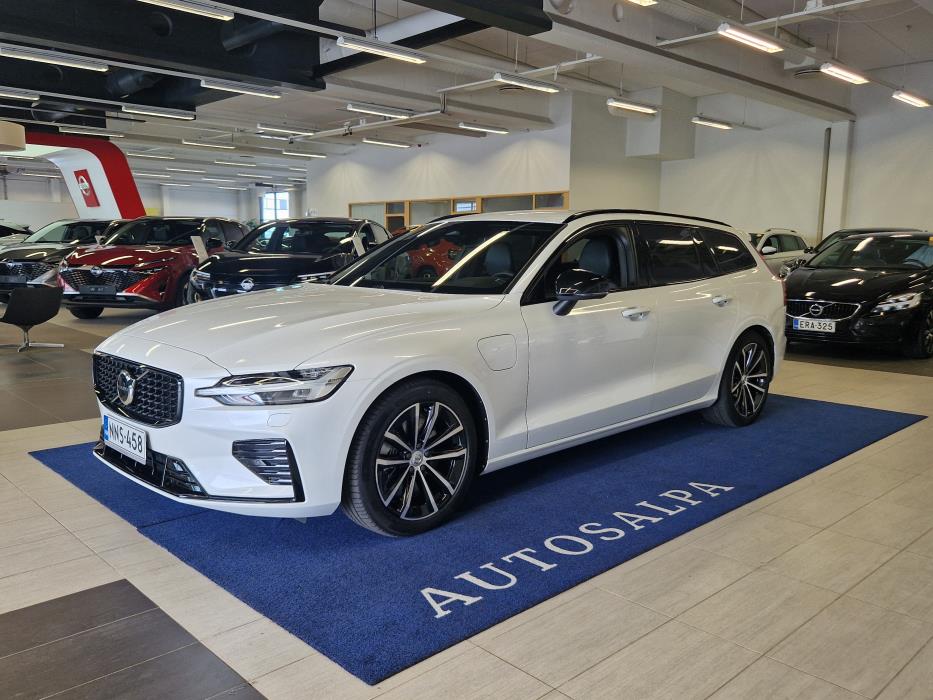 VOLVO V60 2024