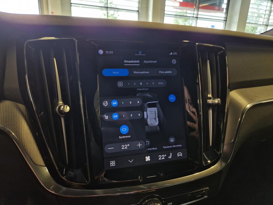 VOLVO V60 2024