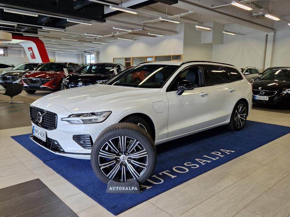 VOLVO V60 2024