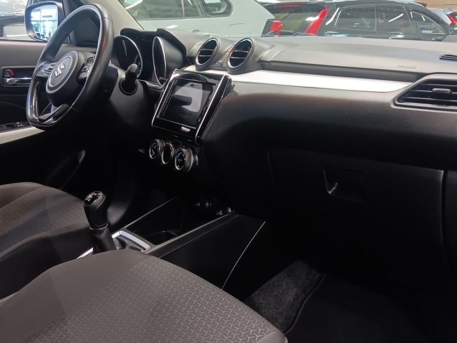 SUZUKI Swift 2021