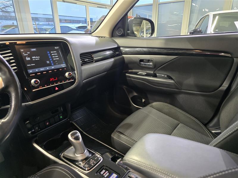 MITSUBISHI Outlander PHEV 2020