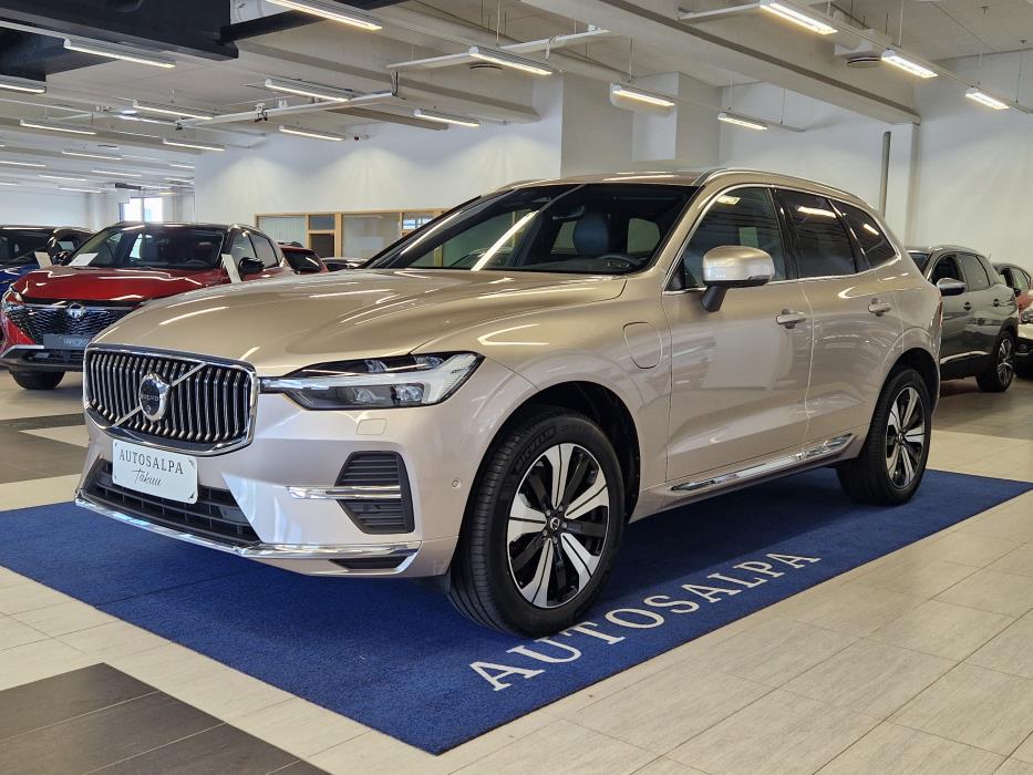 VOLVO XC60 2025