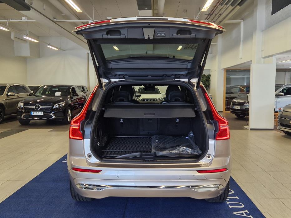 VOLVO XC60 2025