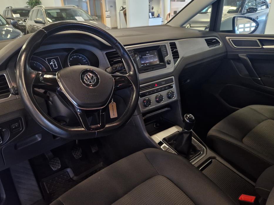 VOLKSWAGEN Golf Sportsvan 2015