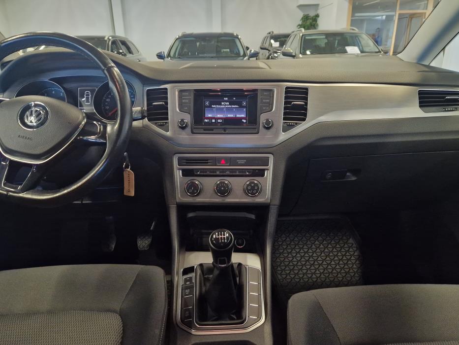 VOLKSWAGEN Golf Sportsvan 2015