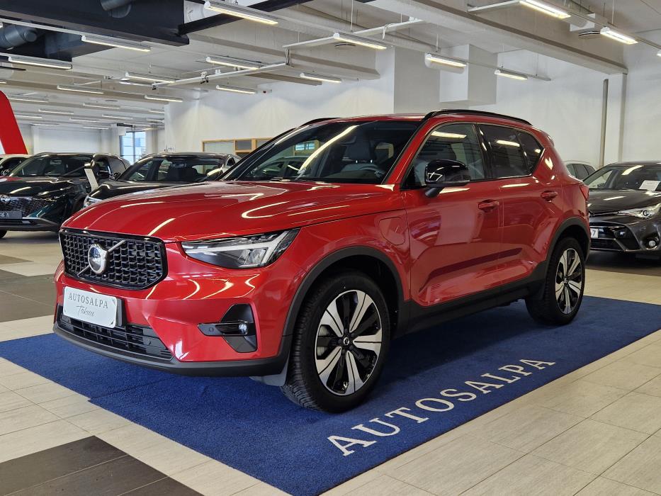 VOLVO XC40 2024