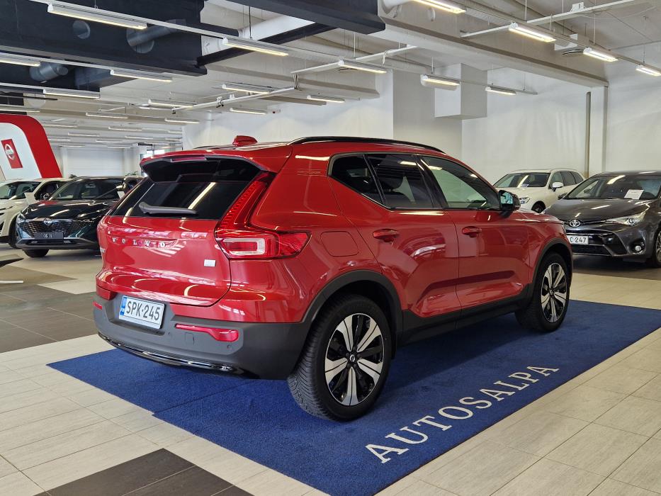 VOLVO XC40 2024