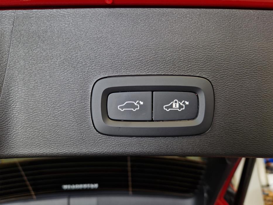 VOLVO XC40 2024
