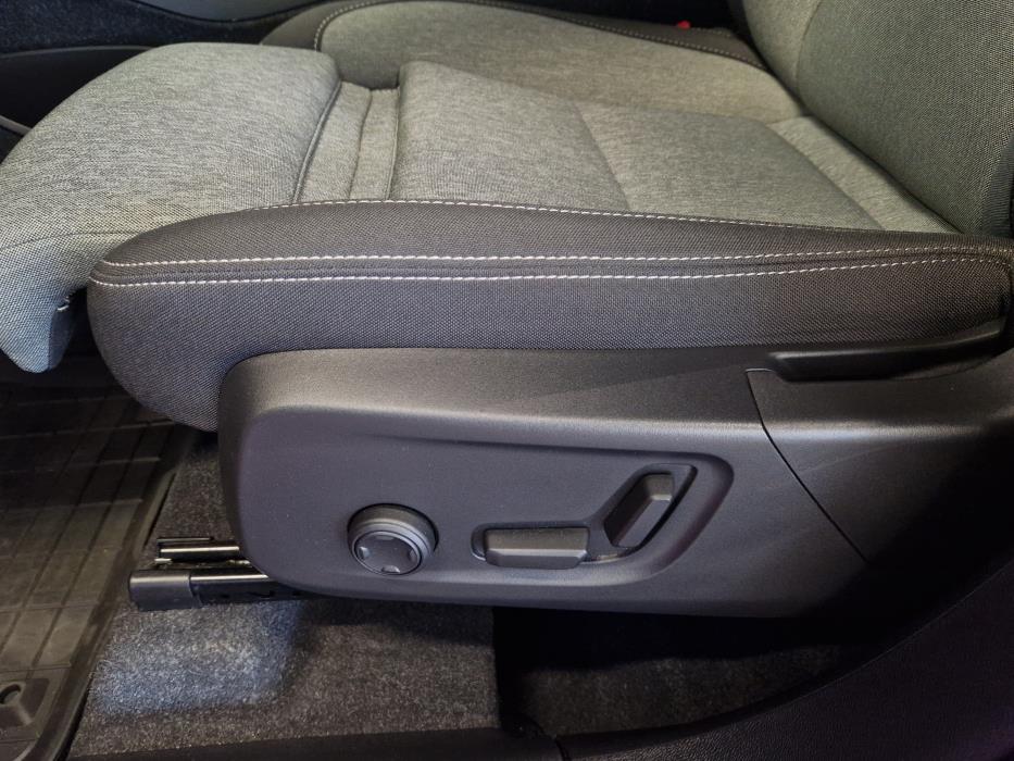 VOLVO XC40 2024