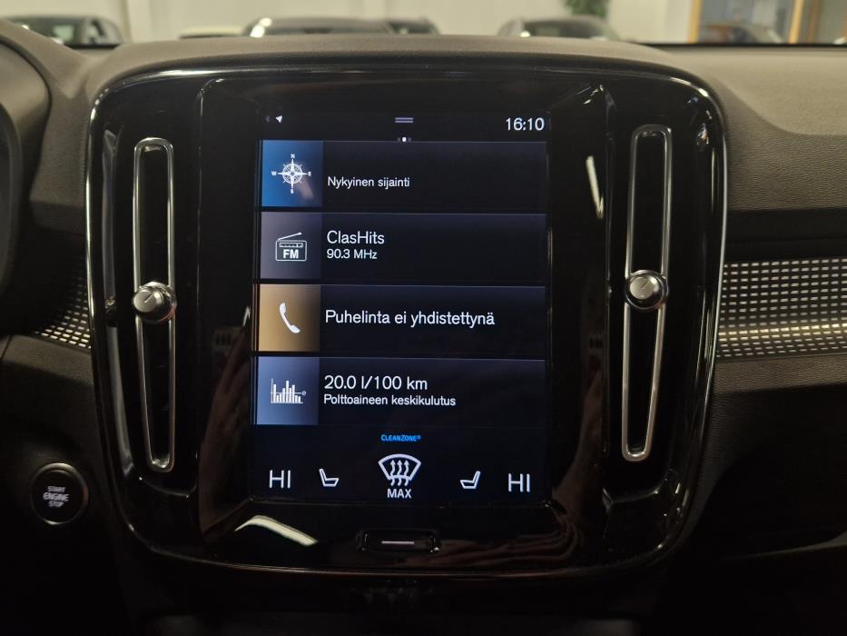 VOLVO XC40 2022