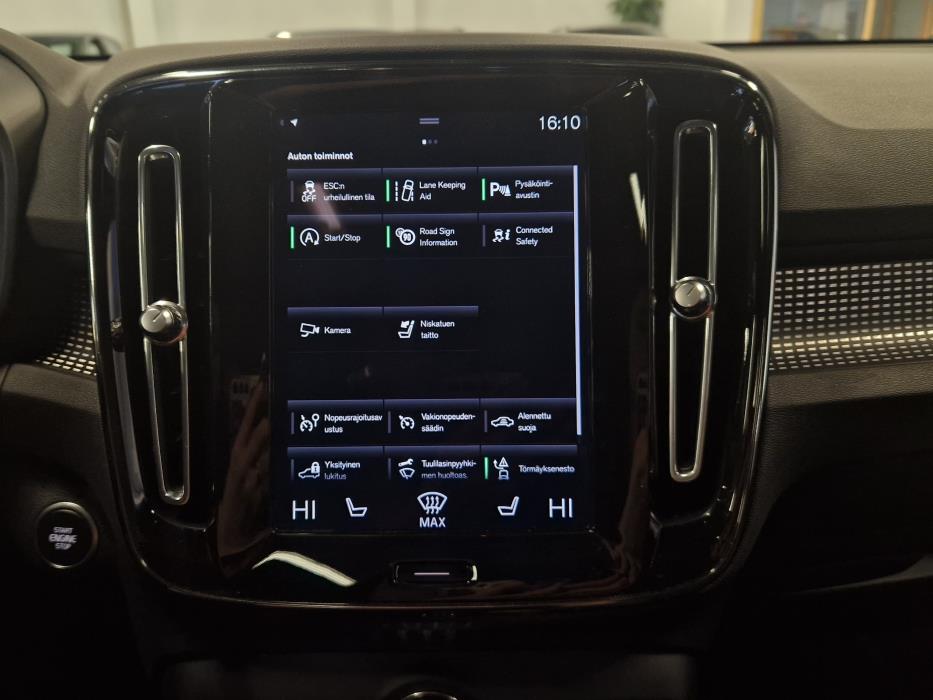 VOLVO XC40 2022