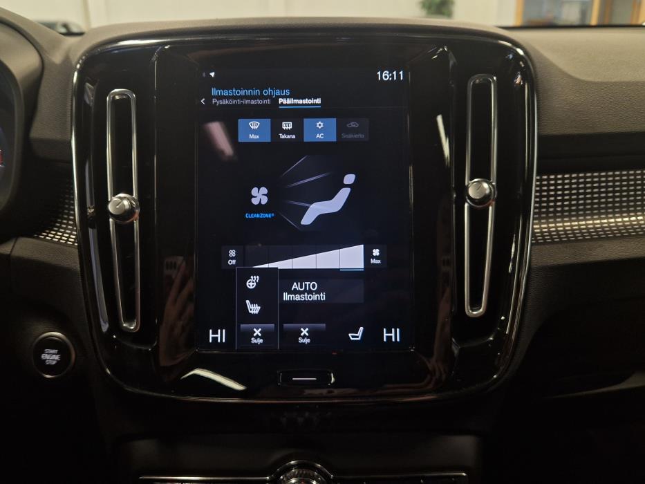 VOLVO XC40 2022