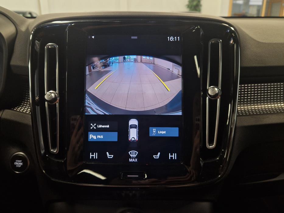 VOLVO XC40 2022