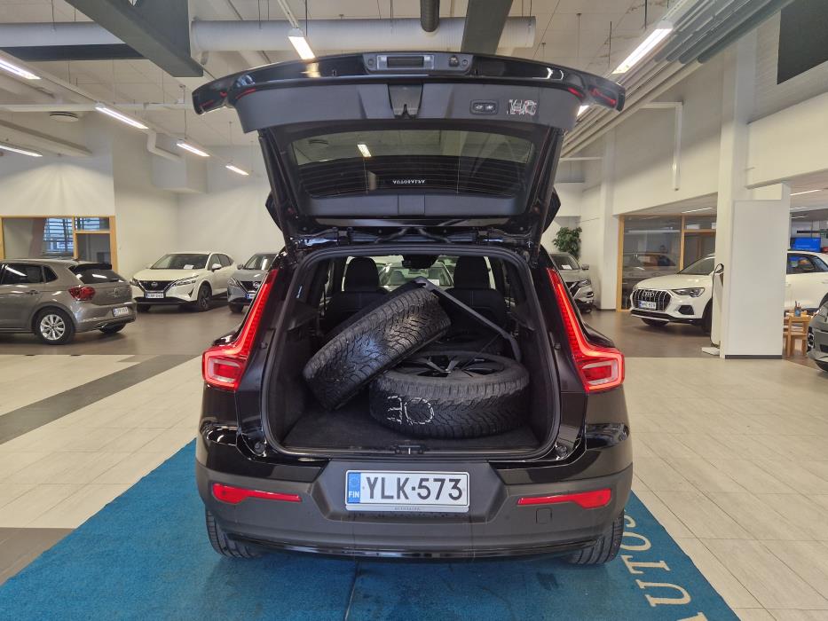 VOLVO XC40 2022
