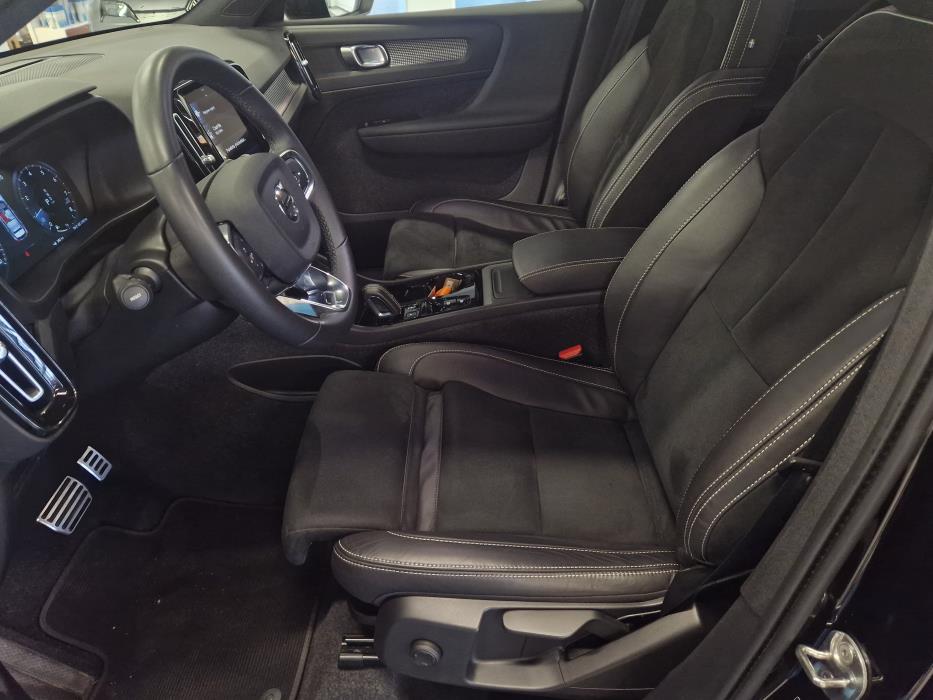 VOLVO XC40 2022