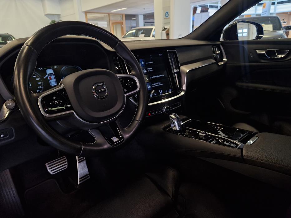 VOLVO V60 2019