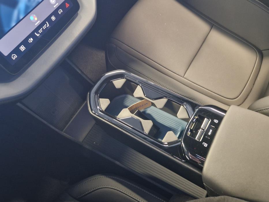 VOLVO EX30 2024