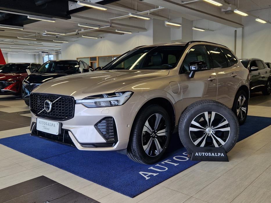 VOLVO XC60 2025