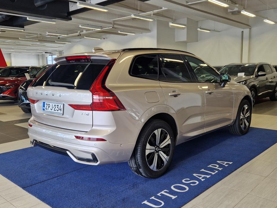 VOLVO XC60 2025