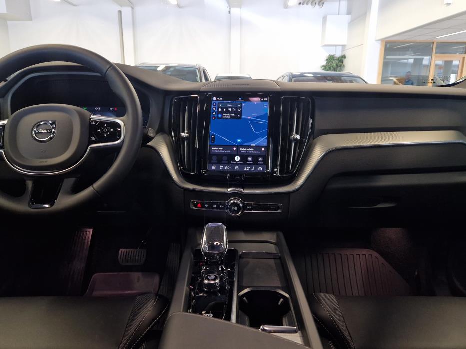 VOLVO XC60 2025