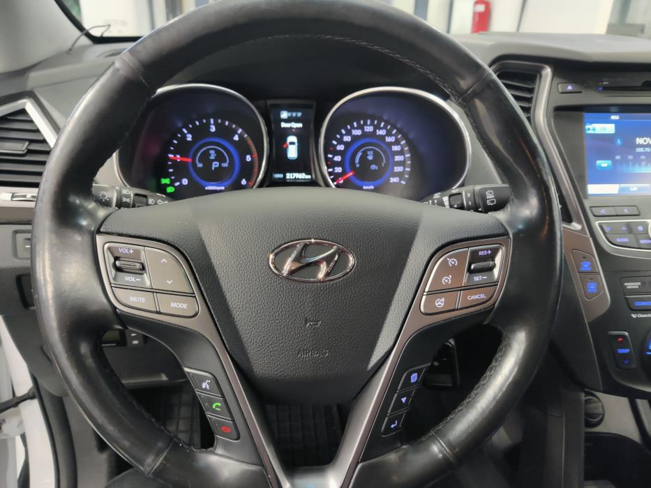 HYUNDAI Santa Fe 2016