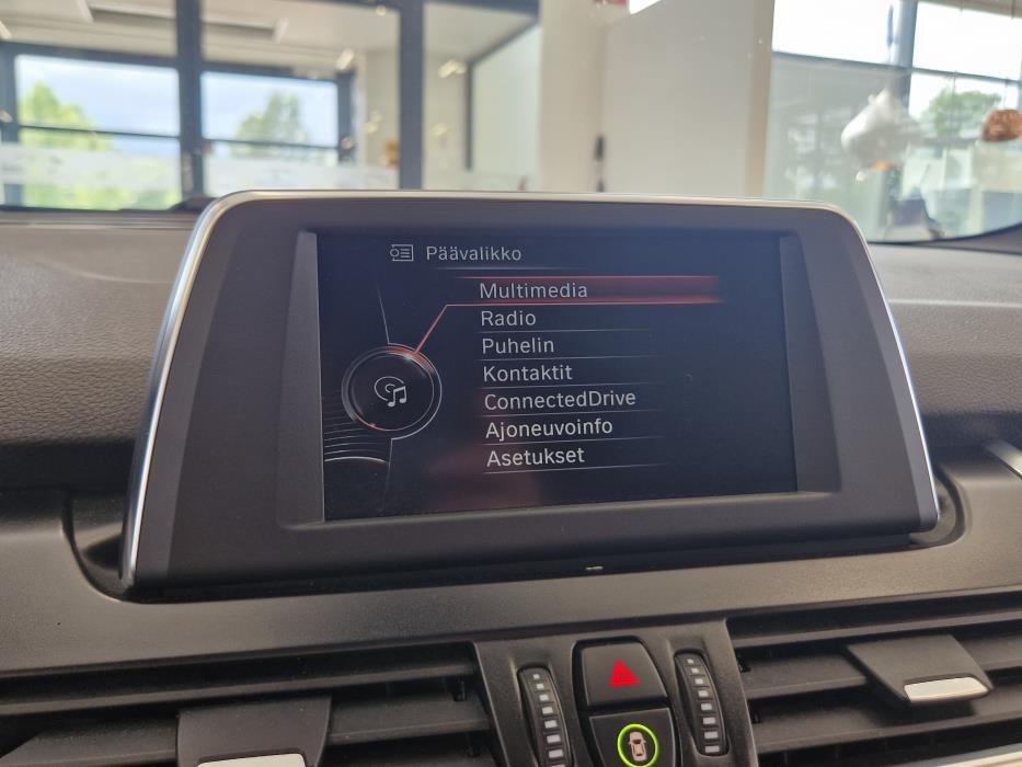 BMW 220 2016