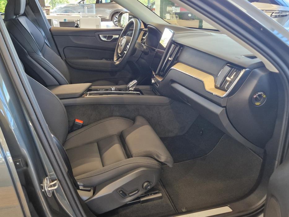 VOLVO XC60 2026
