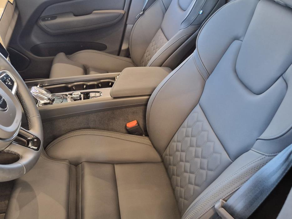 VOLVO XC60 2026
