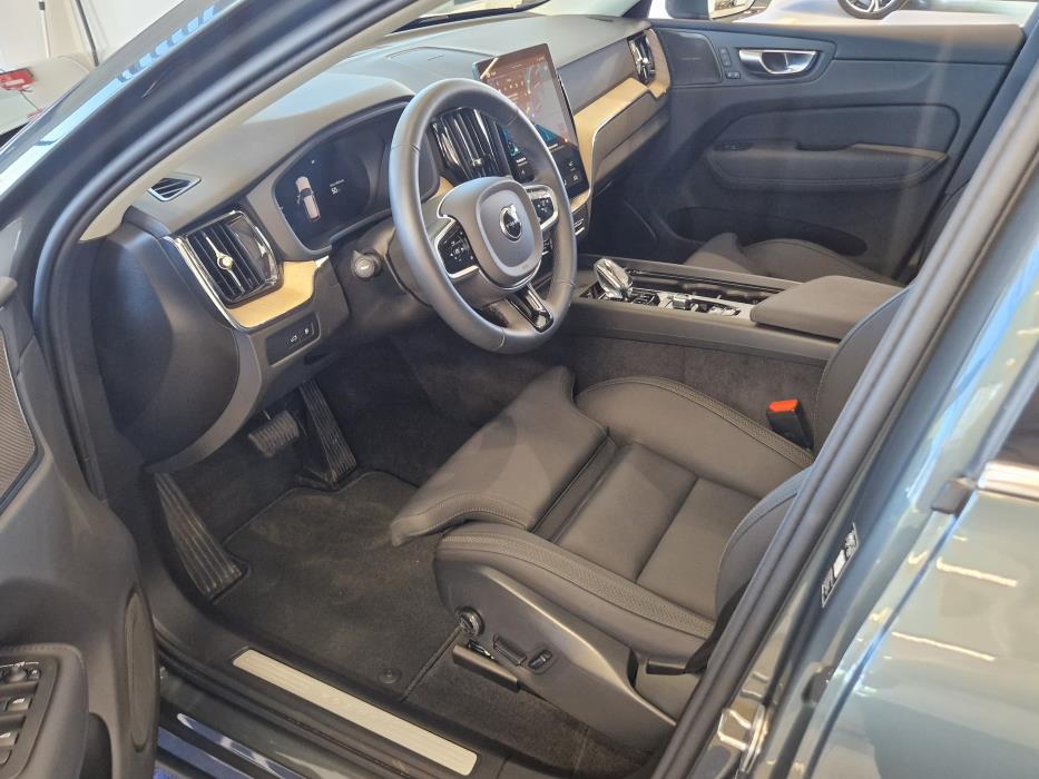VOLVO XC60 2026