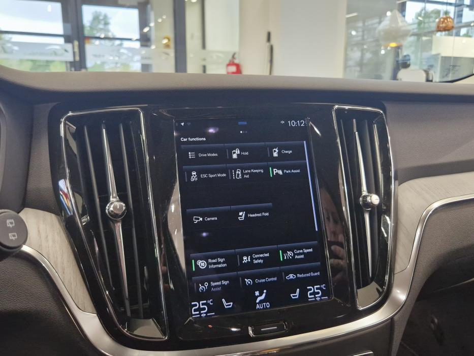 VOLVO V60 2022