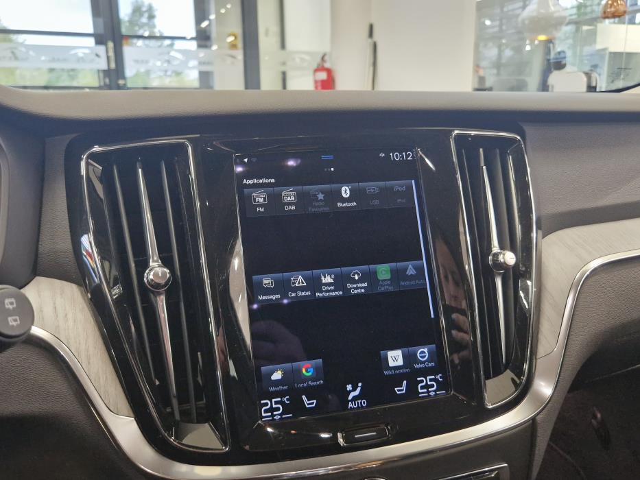 VOLVO V60 2022