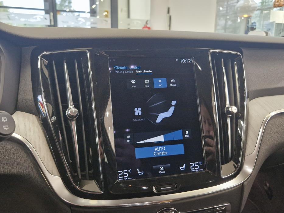 VOLVO V60 2022