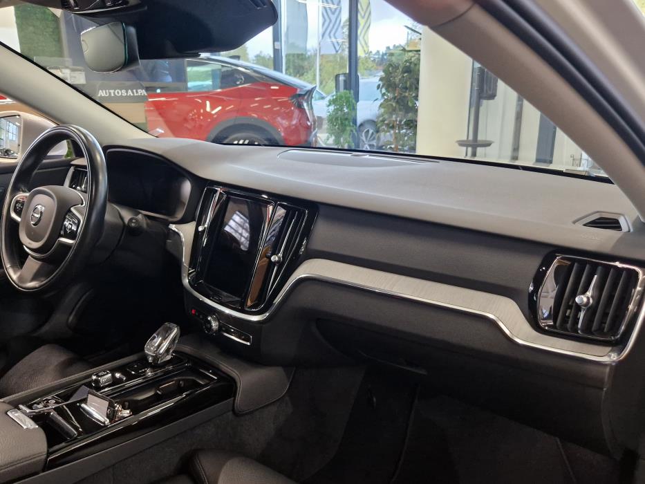 VOLVO V60 2022