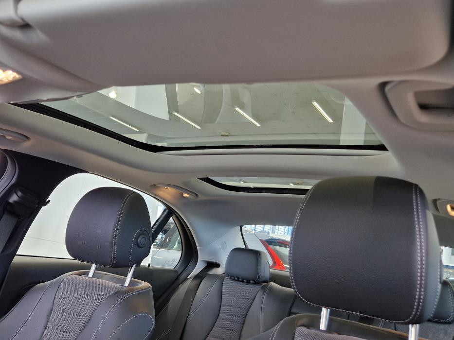 MERCEDES-BENZ E 2023